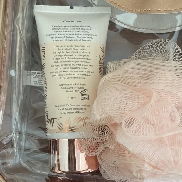 Wondernice Women's Gold and Rose Bath Gift Set NWT - Picture 6 of 7